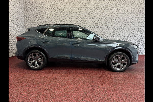 CUPRA Formentor 1.5 TSI 150 PK BENZINE CAMERA STOEL/STUUR ELEK.KLEP VERW. LED LEER CARPLAY ZWARTE.HEMEL 08/2024