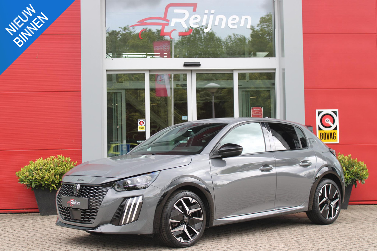 Peugeot 208 1.2 Hybrid 145PK AUTOMAAT GT PACK | ELEKTRISCH BEDIENBARE BESTUURDERSSTOEL MET MASSAGE FUNCTIE | ALCANTARA BEKLEDING | STOEL VERWARMING | CRUISE CONTROL | DAB+ RADIO | APPLE CARPLAY/ANDROID AUTO | FULL LED KOPLAMPEN | KEYLESS ENTRY/START | 17" LICHTMETALEN VELGEN | CLIMATE CONTROL |