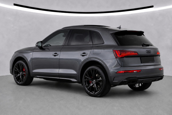 Audi Q5 50 TFSI e S edition S-Line | Panoramadak | Adaptive Cruise Control | Stoelverwarming | Ambiance Verlichting | Camera | Navigatie | Apple Carplay | Keyless | SOH 92%