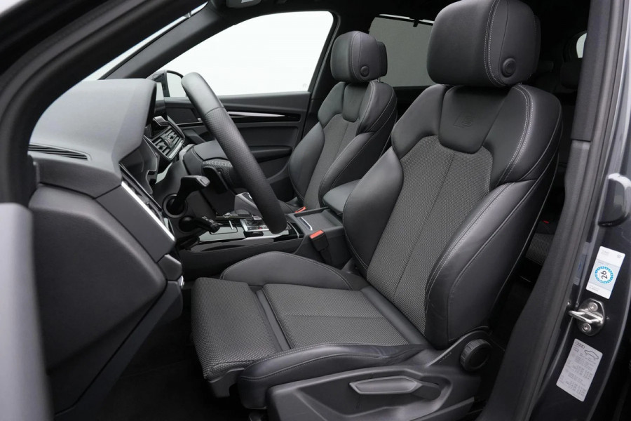 Audi Q5 50 TFSI e S edition S-Line | Panoramadak | Adaptive Cruise Control | Stoelverwarming | Ambiance Verlichting | Camera | Navigatie | Apple Carplay | Keyless | SOH 92%