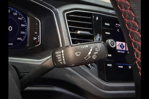 Volkswagen T-Roc 1.5 TSI Sport Business R 19"/Panoramadak/Trekhaak/Dodehoek/Camera/Adaptieve cruise/Apple Carplay & Android Auto/Camera/PDC v+a