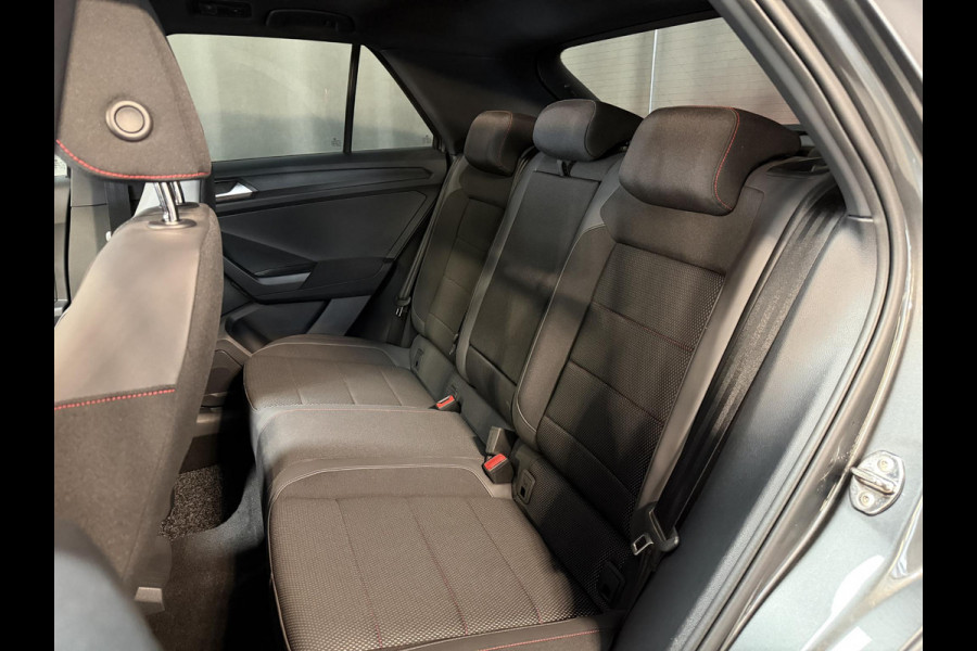 Volkswagen T-Roc 1.5 TSI Sport Business R 19"/Panoramadak/Trekhaak/Dodehoek/Camera/Adaptieve cruise/Apple Carplay & Android Auto/Camera/PDC v+a