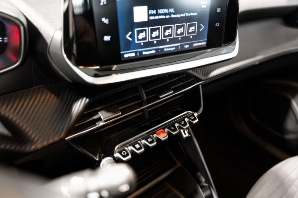 Peugeot 2008 1.2 PureTech Active NAVI PDC