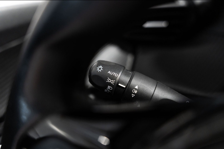 Peugeot 2008 1.2 PureTech Active NAVI PDC