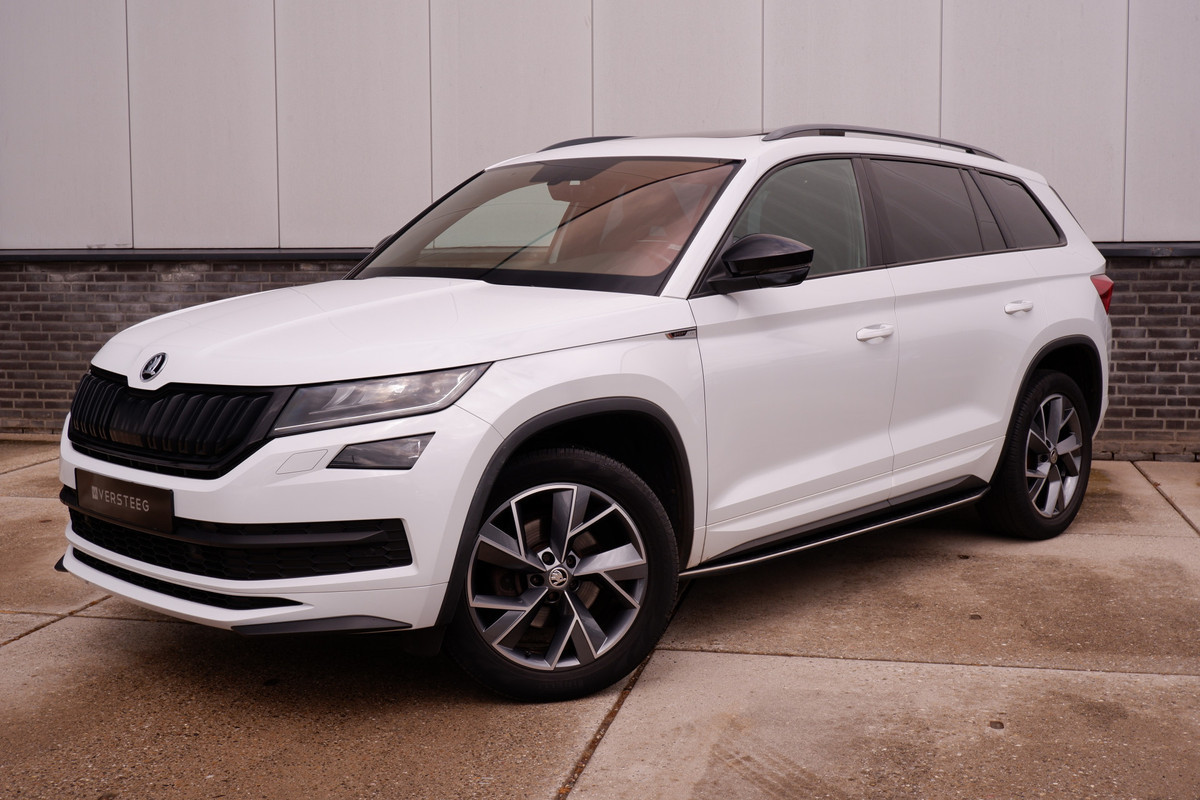Škoda Kodiaq 1.5 TSI Sportline Business 7p. | Pano | Elek. Trekhaak | Carplay | Memory | Sfeerverlicht. | LED