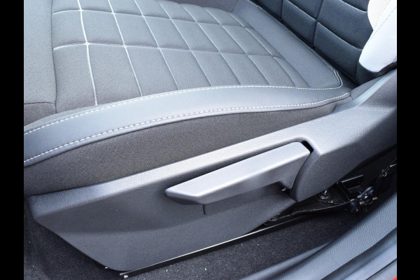 Citroën C3 1.2 Hybrid 110pk Max | NAVI | APPLE CARPLAY | PARKEERSENSOREN MET CAMERA | CLIMATE CONTROL | 17" LICHTMETALEN VELGEN