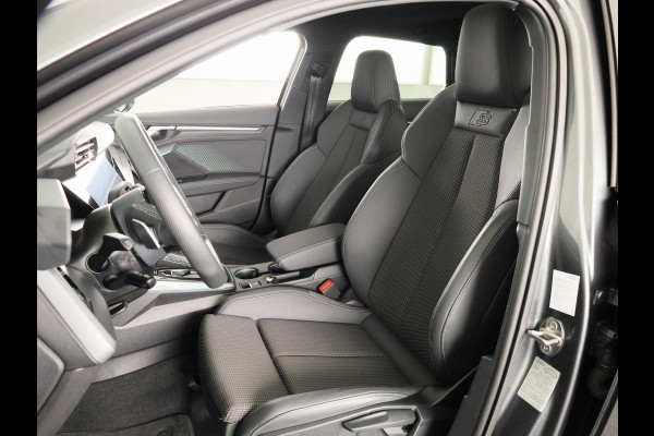 Audi A3 Sportback 40 TFSI e S edition 204 pk S-tronic | Verlengde garantie | Navigatie | Panoramadak | Parkeersensoren (Park assist) | Achteruitrijcamera | S-Line |