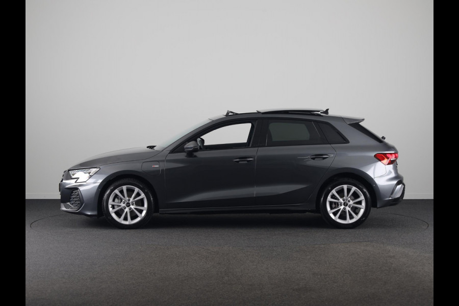 Audi A3 Sportback 40 TFSI e S edition 204 pk S-tronic | Verlengde garantie | Navigatie | Panoramadak | Parkeersensoren (Park assist) | Achteruitrijcamera | S-Line |