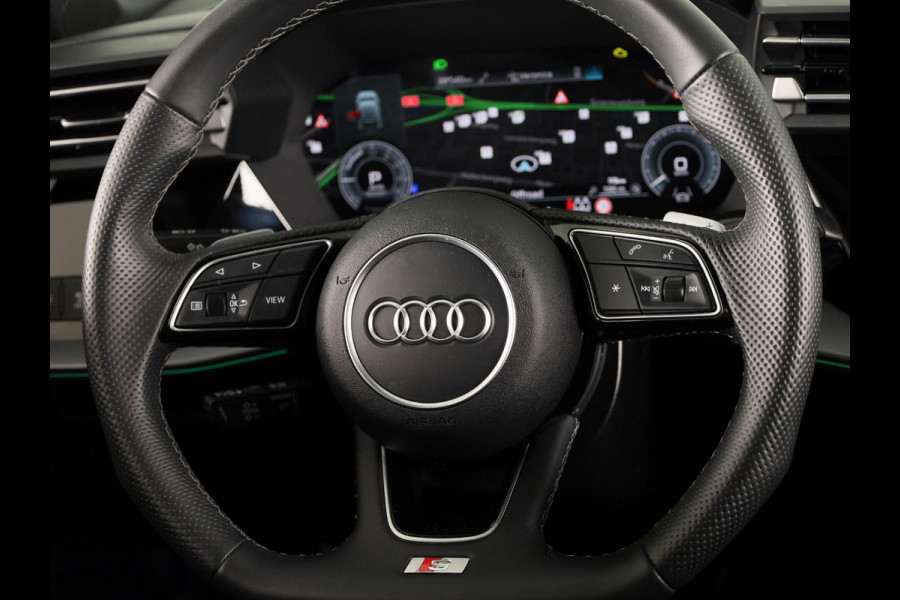 Audi A3 Sportback 40 TFSI e S edition 204 pk S-tronic | Verlengde garantie | Navigatie | Panoramadak | Parkeersensoren (Park assist) | Achteruitrijcamera | S-Line |