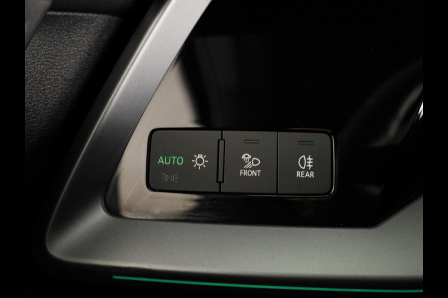 Audi A3 Sportback 40 TFSI e S edition 204 pk S-tronic | Verlengde garantie | Navigatie | Panoramadak | Parkeersensoren (Park assist) | Achteruitrijcamera | S-Line |