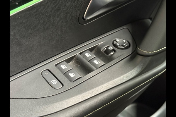 Peugeot 2008 1.2 PureTech GT | Automaat | keyless | Camera | Cruise | CarPlay | Navi