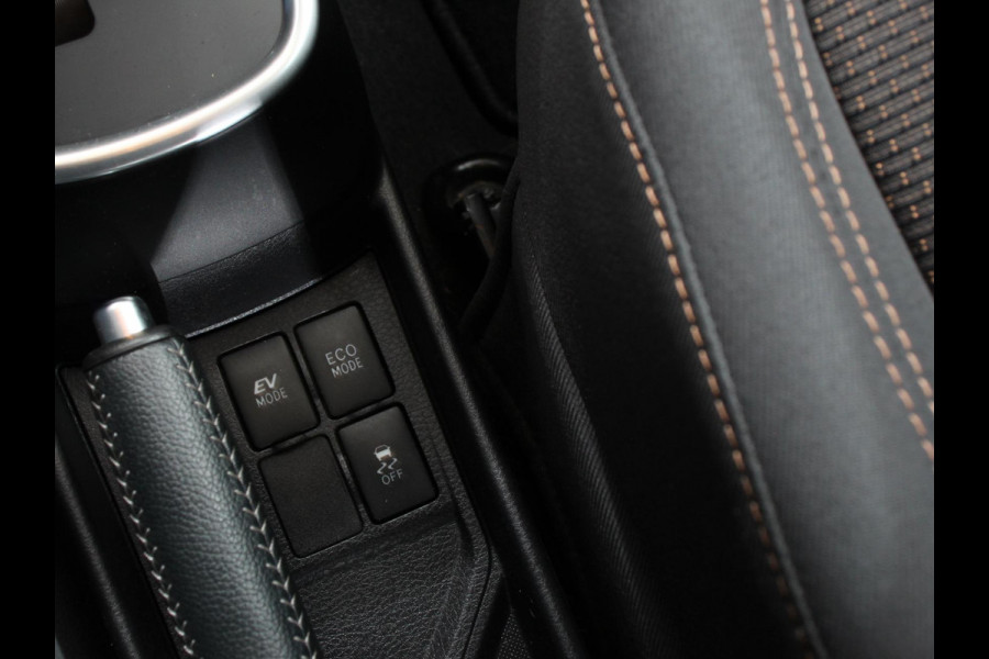 Toyota Yaris 1.5 Automaat Hybrid Active Camera Climate Control Cruise Control Navigatie Bluetooth 29339 km!
