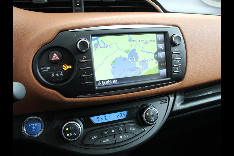 Toyota Yaris 1.5 Automaat Hybrid Active Camera Climate Control Cruise Control Navigatie Bluetooth 29339 km!