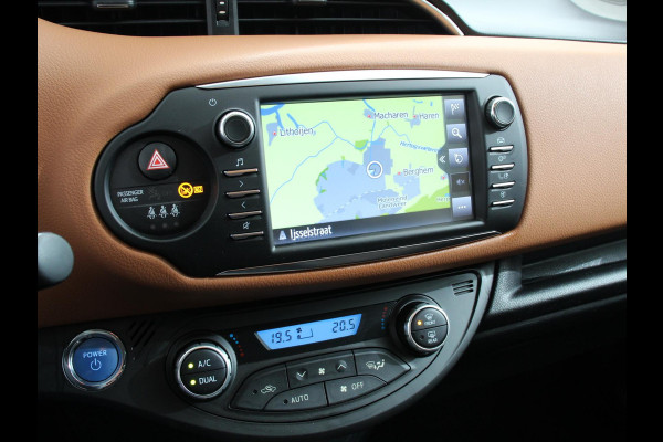 Toyota Yaris 1.5 Automaat Hybrid Active Camera Climate Control Cruise Control Navigatie Bluetooth 29339 km!