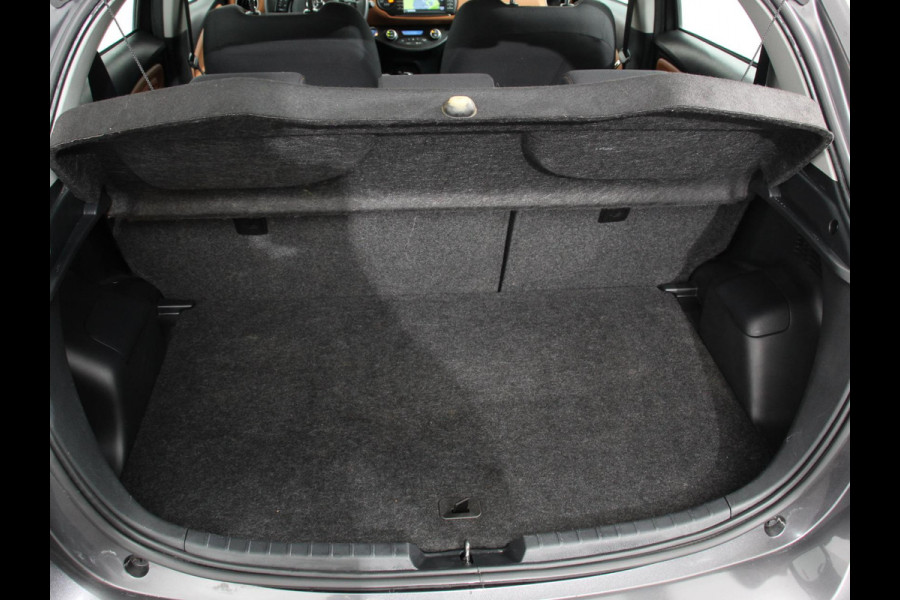 Toyota Yaris 1.5 Automaat Hybrid Active Camera Climate Control Cruise Control Navigatie Bluetooth 29339 km!