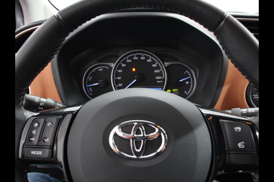 Toyota Yaris 1.5 Automaat Hybrid Active Camera Climate Control Cruise Control Navigatie Bluetooth 29339 km!
