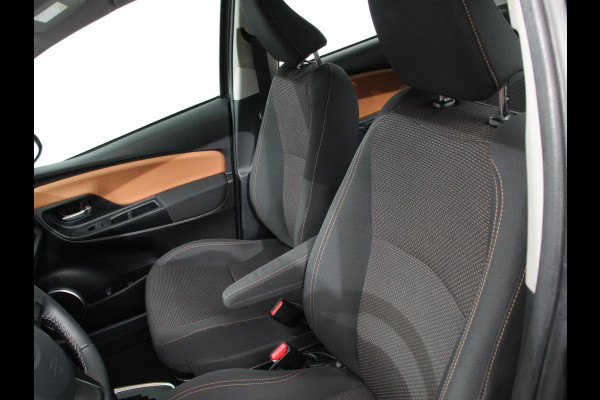 Toyota Yaris 1.5 Automaat Hybrid Active Camera Climate Control Cruise Control Navigatie Bluetooth 29339 km!