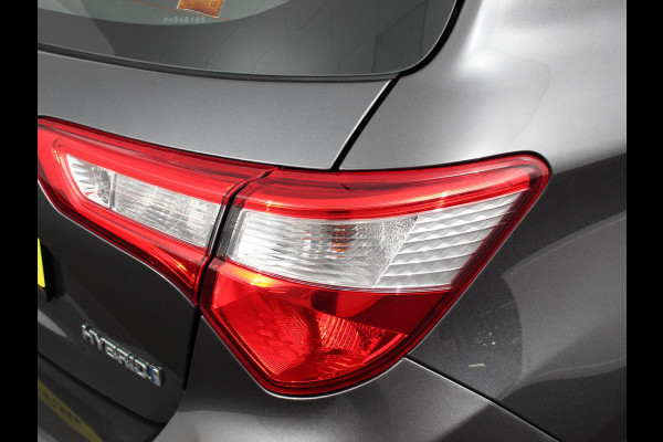 Toyota Yaris 1.5 Automaat Hybrid Active Camera Climate Control Cruise Control Navigatie Bluetooth 29339 km!