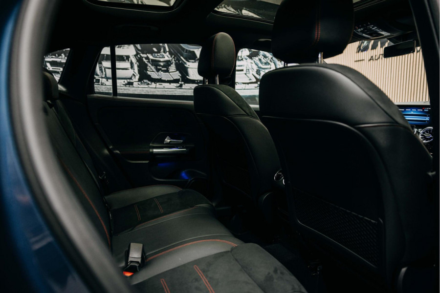 Mercedes-Benz GLA 180 d Business Solution AMG | AMG-Line | Pano | Stoelverwarming | Achteruitrijcamera |