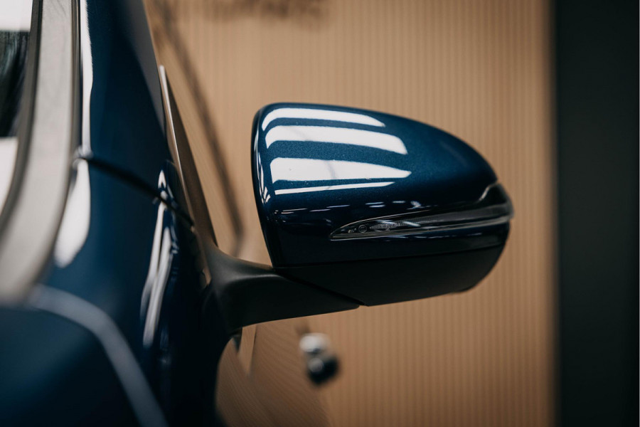 Mercedes-Benz GLA 180 d Business Solution AMG | AMG-Line | Pano | Stoelverwarming | Achteruitrijcamera |