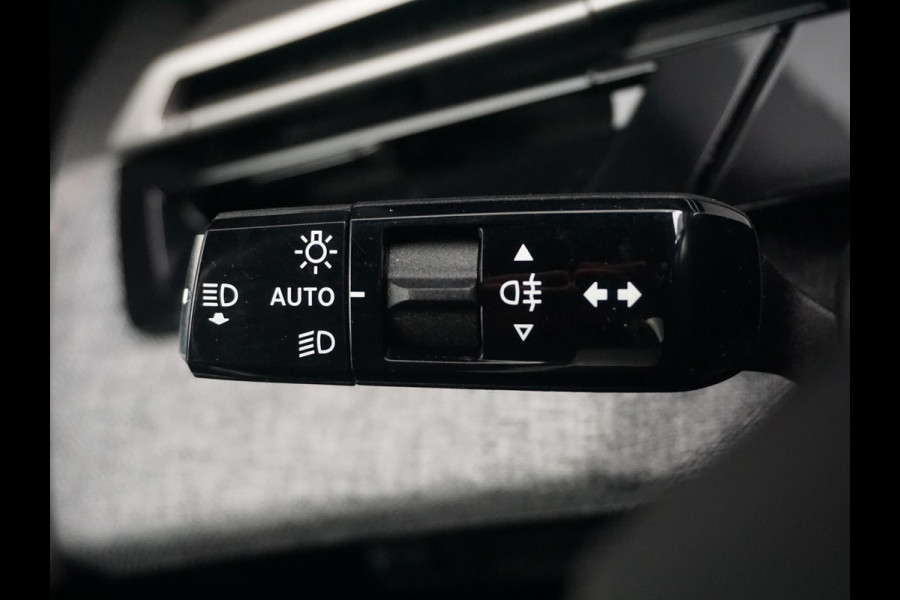 Peugeot 5008 1.2 Hybrid 145 Allure 7p Camera achter