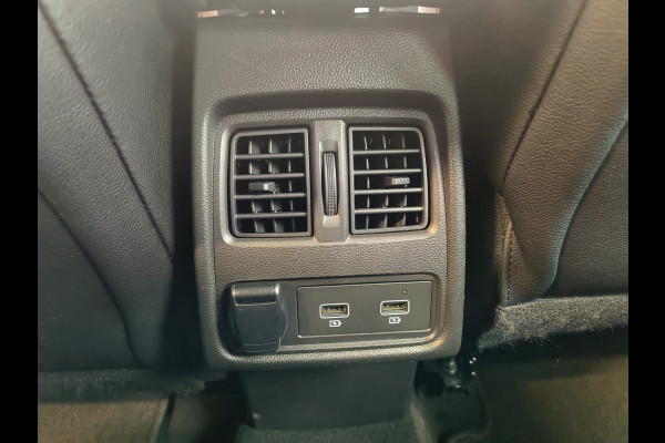 Renault Captur 1.6 E-Tech Plug-in Hybrid 160 Intens Rijklaar + 12 maanden Bovag-garantie Henk Jongen Auto's in Helmond,  al 50 jaar service zoals 't hoort!