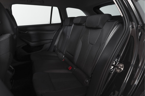 Škoda Octavia Combi 1.5 e-TSI 150 PK Business Edition Plus - Automaat | Dig.Cockpit | Adapt.Cruise | Stoel-+Stuurverw. | Camera | PDC | NAV+App.Connect | Auto. Airco | LM 17" | All Seasons |