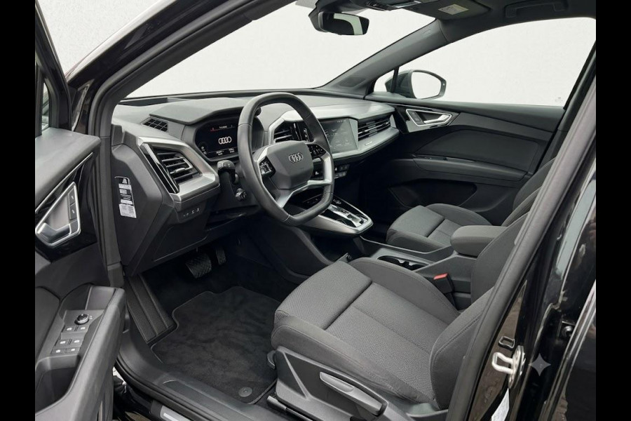 Audi Q4 e-tron 40 Launch edition Advanced 77 kWh 204pk | Navigatie | Trekhaak | Apple Carplay /- Android auto | Stoelverwarming