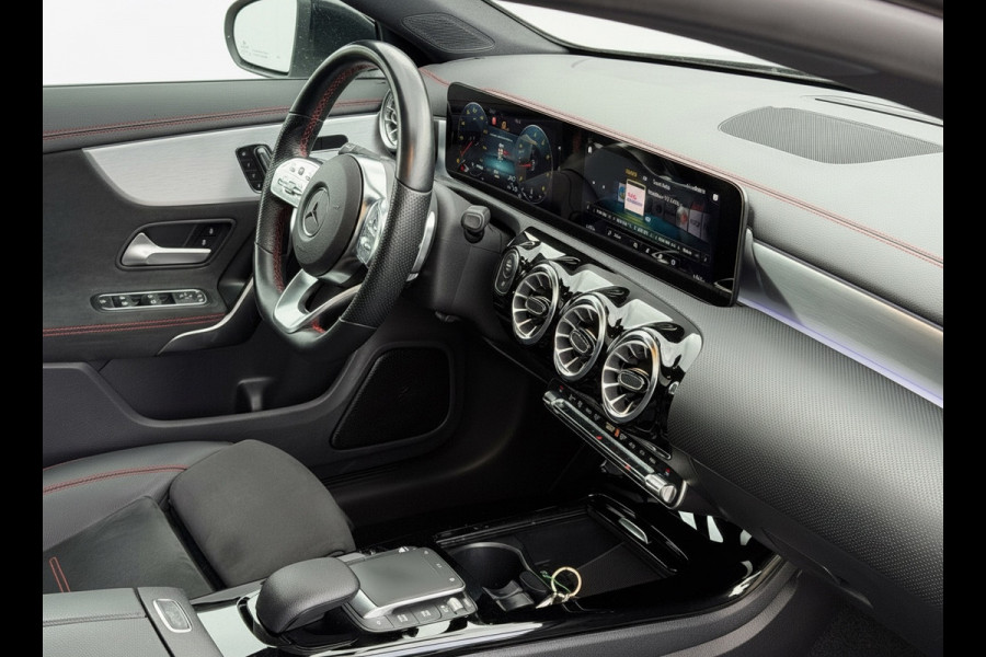 Mercedes-Benz CLA-Klasse Shooting Brake 200 AUTOMAAT 163 pk Business Solution AMG, panoramadak, trekhaak , 1 e eigenaar, nap