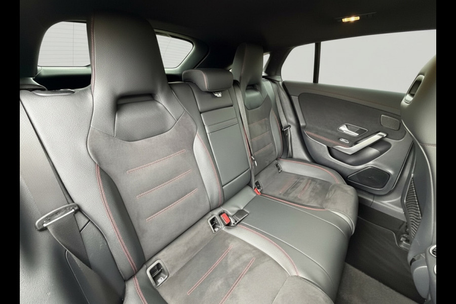 Mercedes-Benz CLA-Klasse Shooting Brake 200 AUTOMAAT 163 pk Business Solution AMG, panoramadak, trekhaak , 1 e eigenaar, nap