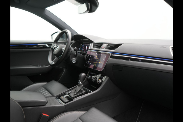 Škoda Superb Combi 1.4 TSI iV Laurin & Klement PHEV 218pk Dealer O.H. | Trekhaak Af Fabriek | Panodak | Adaptive Cruise | 360 Camera | Canton Audio | Lederen Comfortzetels Massage & Ventilatie & Memory | Sfeerverlichting | Keyless | Blis | Stuur Verwarmd | Plug In Hybrid |