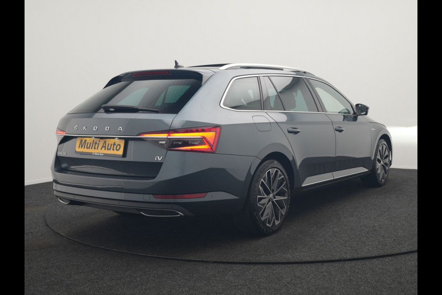 Škoda Superb Combi 1.4 TSI iV Laurin & Klement PHEV 218pk Dealer O.H. | Trekhaak Af Fabriek | Panodak | Adaptive Cruise | 360 Camera | Canton Audio | Lederen Comfortzetels Massage & Ventilatie & Memory | Sfeerverlichting | Keyless | Blis | Stuur Verwarmd | Plug In Hybrid |