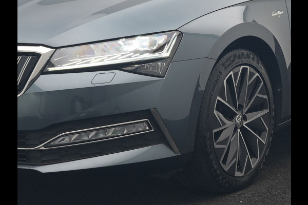 Škoda Superb Combi 1.4 TSI iV Laurin & Klement PHEV 218pk Dealer O.H. | Trekhaak Af Fabriek | Panodak | Adaptive Cruise | 360 Camera | Canton Audio | Lederen Comfortzetels Massage & Ventilatie & Memory | Sfeerverlichting | Keyless | Blis | Stuur Verwarmd | Plug In Hybrid |
