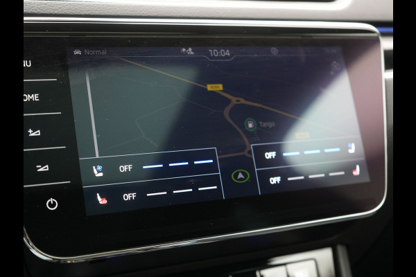 Škoda Superb Combi 1.4 TSI iV Laurin & Klement PHEV 218pk Dealer O.H. | Trekhaak Af Fabriek | Panodak | Adaptive Cruise | 360 Camera | Canton Audio | Lederen Comfortzetels Massage & Ventilatie & Memory | Sfeerverlichting | Keyless | Blis | Stuur Verwarmd | Plug In Hybrid |