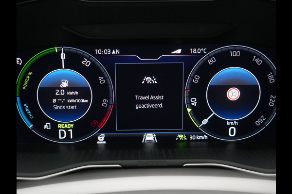 Škoda Superb Combi 1.4 TSI iV Laurin & Klement PHEV 218pk Dealer O.H. | Trekhaak Af Fabriek | Panodak | Adaptive Cruise | 360 Camera | Canton Audio | Lederen Comfortzetels Massage & Ventilatie & Memory | Sfeerverlichting | Keyless | Blis | Stuur Verwarmd | Plug In Hybrid |