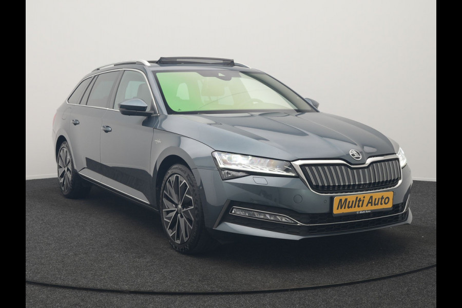 Škoda Superb Combi 1.4 TSI iV Laurin & Klement PHEV 218pk Dealer O.H. | Trekhaak Af Fabriek | Panodak | Adaptive Cruise | 360 Camera | Canton Audio | Lederen Comfortzetels Massage & Ventilatie & Memory | Sfeerverlichting | Keyless | Blis | Stuur Verwarmd | Plug In Hybrid |