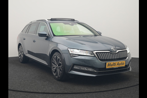 Škoda Superb Combi 1.4 TSI iV Laurin & Klement PHEV 218pk Dealer O.H. | Trekhaak Af Fabriek | Panodak | Adaptive Cruise | 360 Camera | Canton Audio | Lederen Comfortzetels Massage & Ventilatie & Memory | Sfeerverlichting | Keyless | Blis | Stuur Verwarmd | Plug In Hybrid |