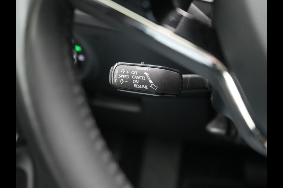 Škoda Superb Combi 1.4 TSI iV Laurin & Klement PHEV 218pk Dealer O.H. | Trekhaak Af Fabriek | Panodak | Adaptive Cruise | 360 Camera | Canton Audio | Lederen Comfortzetels Massage & Ventilatie & Memory | Sfeerverlichting | Keyless | Blis | Stuur Verwarmd | Plug In Hybrid |
