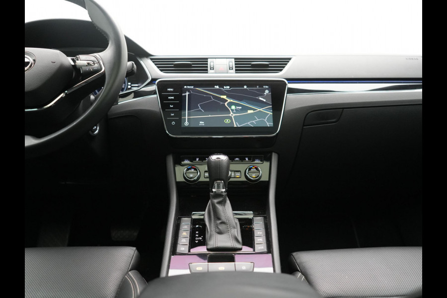 Škoda Superb Combi 1.4 TSI iV Laurin & Klement PHEV 218pk Dealer O.H. | Trekhaak Af Fabriek | Panodak | Adaptive Cruise | 360 Camera | Canton Audio | Lederen Comfortzetels Massage & Ventilatie & Memory | Sfeerverlichting | Keyless | Blis | Stuur Verwarmd | Plug In Hybrid |