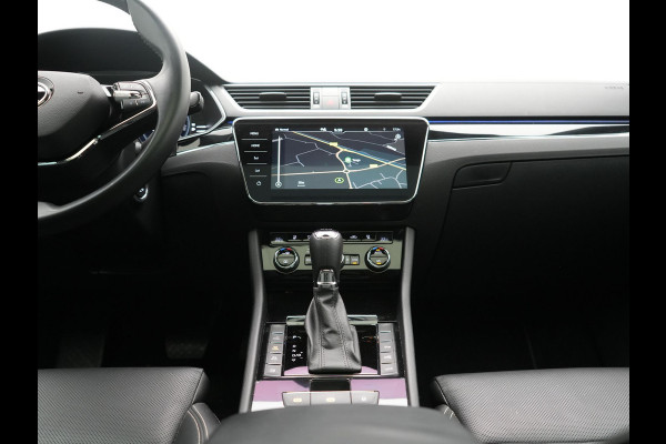 Škoda Superb Combi 1.4 TSI iV Laurin & Klement PHEV 218pk Dealer O.H. | Trekhaak Af Fabriek | Panodak | Adaptive Cruise | 360 Camera | Canton Audio | Lederen Comfortzetels Massage & Ventilatie & Memory | Sfeerverlichting | Keyless | Blis | Stuur Verwarmd | Plug In Hybrid |