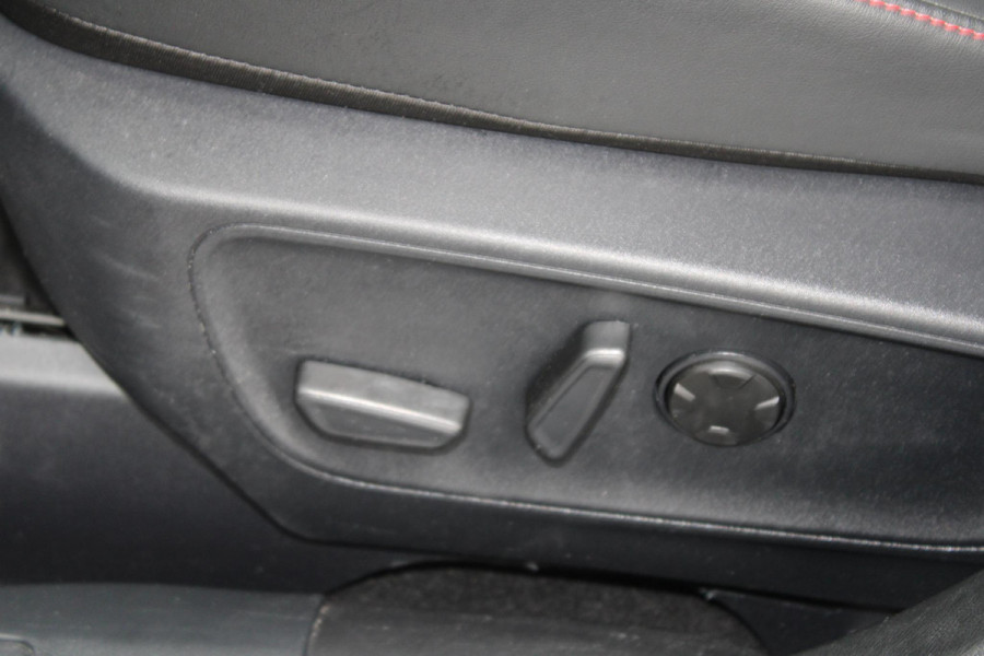 Ford Kuga 2.5 PHEV ST-Line X | Winterpack | AGR stoelen | Electrische achterklep | B&O Sound | Adaptieve Cruise Control