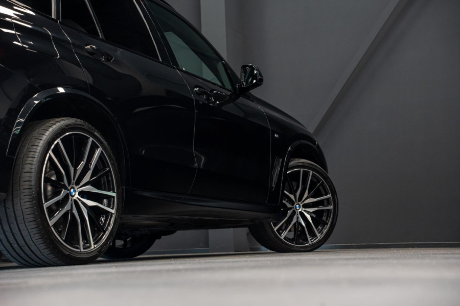 BMW X5 xDrive40d High Executive *M-Sport / Panorama / Harman-Kardon / HUD / Memory / Surround-view*
