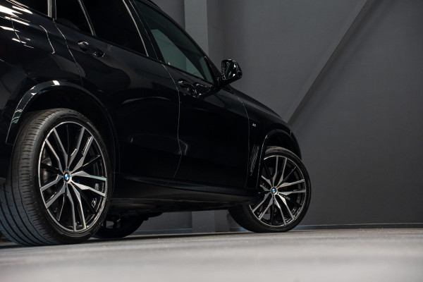 BMW X5 xDrive40d High Executive *M-Sport / Panorama / Harman-Kardon / HUD / Memory / Surround-view*