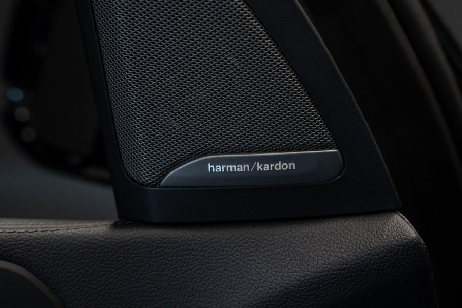 BMW X5 xDrive40d High Executive *M-Sport / Panorama / Harman-Kardon / HUD / Memory / Surround-view*