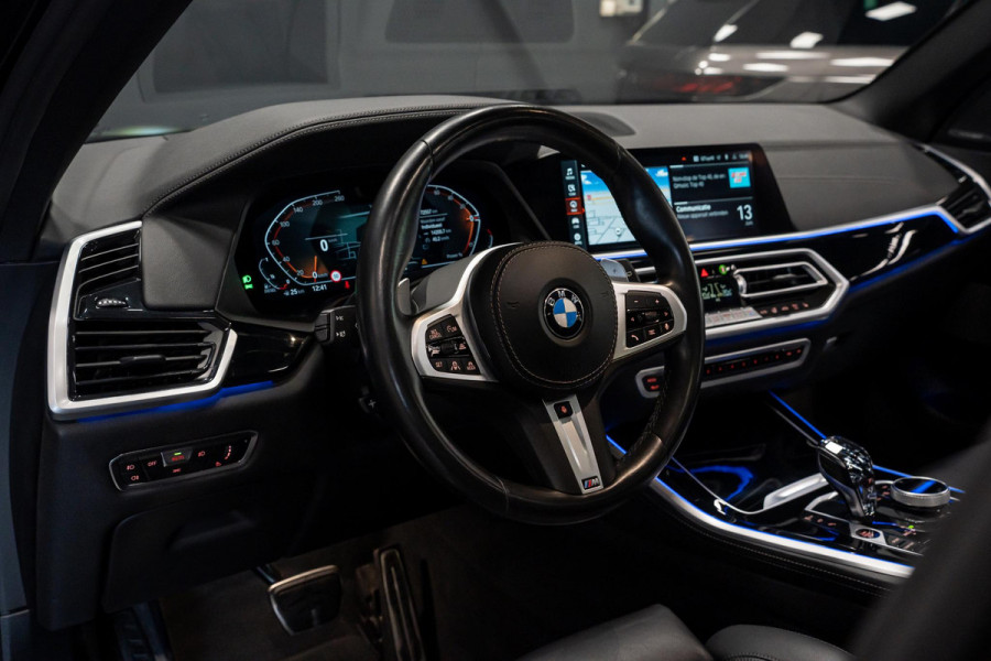 BMW X5 xDrive40d High Executive *M-Sport / Panorama / Harman-Kardon / HUD / Memory / Surround-view*