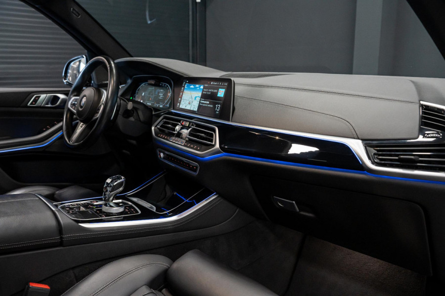 BMW X5 xDrive40d High Executive *M-Sport / Panorama / Harman-Kardon / HUD / Memory / Surround-view*