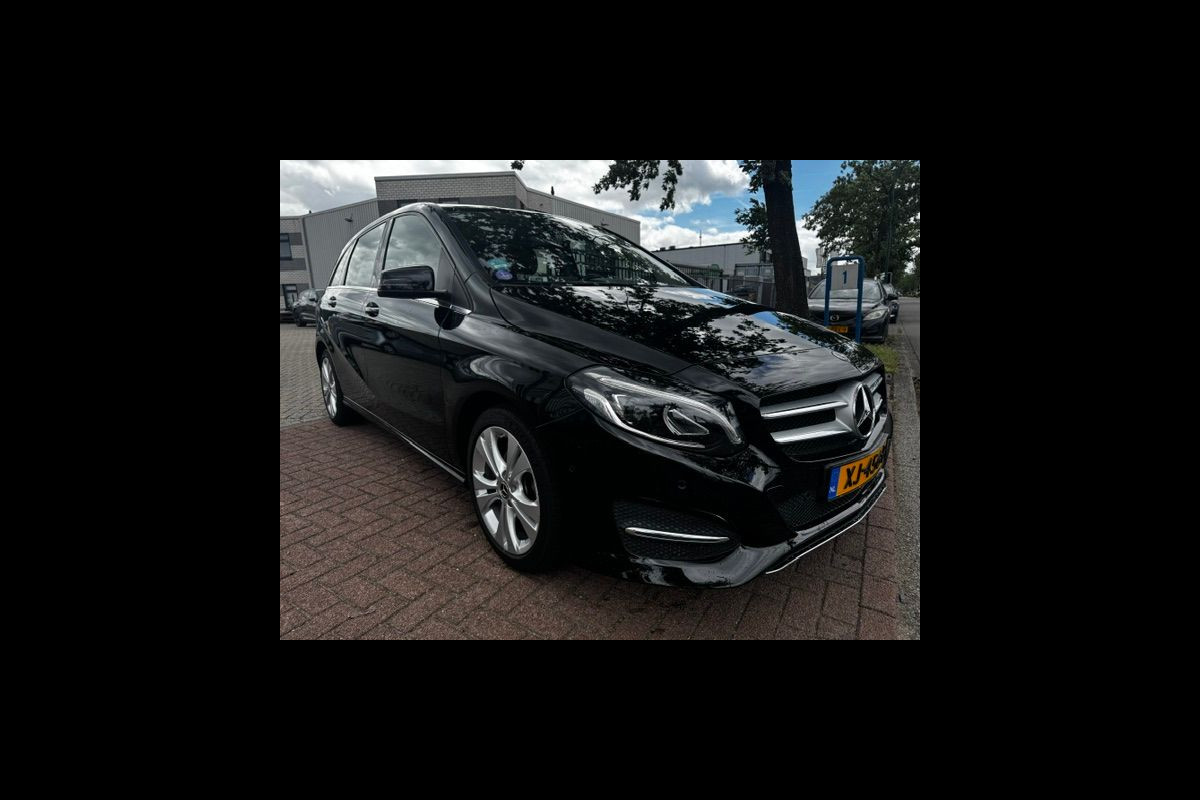 Mercedes-Benz B-Klasse 180 Ambition Automaat 132.000km Airco/ECC,Navigatie,Camera,Half Leder