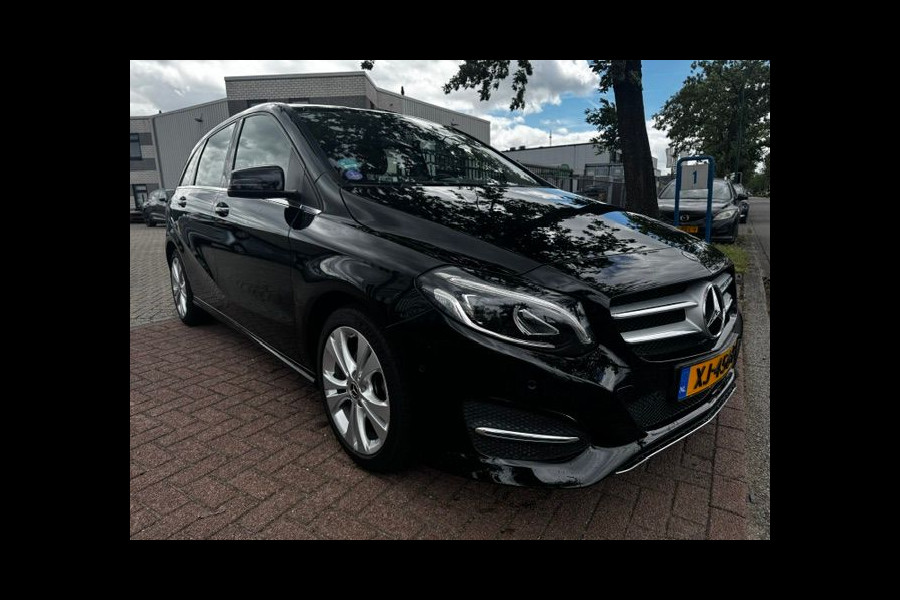 Mercedes-Benz B-Klasse 180 Ambition Automaat 132.000km Airco/ECC,Navigatie,Camera,Half Leder
