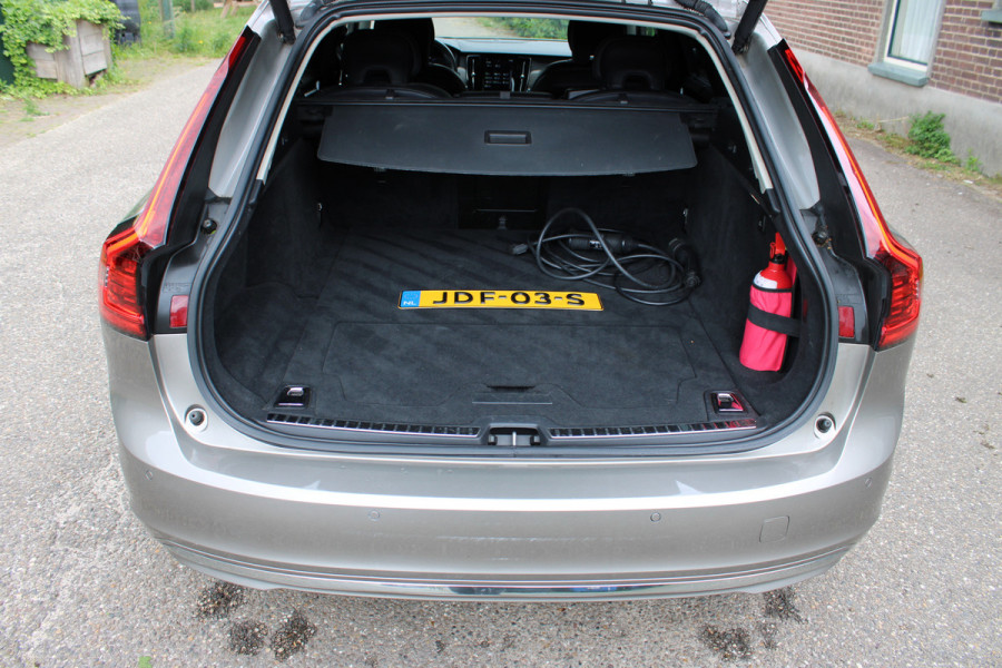 Volvo V90 2.0 T8 AWD Inscription HARMAN KARDON LEER NAVI LED STOELKOELING 86000KM!!!