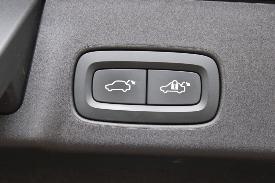Volvo V90 2.0 T8 AWD Inscription HARMAN KARDON LEER NAVI LED STOELKOELING 86000KM!!!